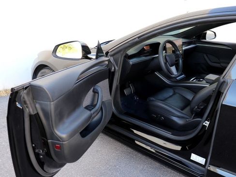 Used 2022 Tesla Model S Plaid AWD/4WD image 2
