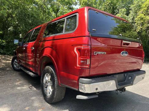 Used 2015 Ford F150 Lariat w/ Equipment Group 502A Luxury AWD/4WD image 4