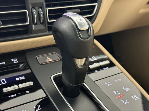 Used 2024 Porsche Macan Turbo image 21