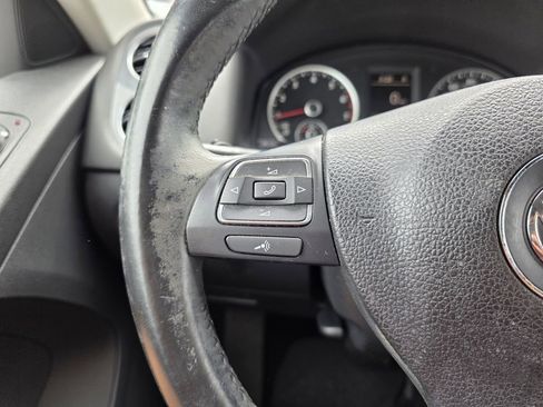 Used 2014 Volkswagen Tiguan SE image 21