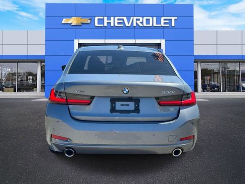 Used 2025 BMW 330i xDrive Sedan w/ Premium Package AWD/4WD image 5