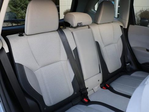 Used 2023 Subaru Forester Premium image 12