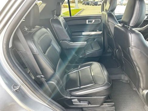 Used 2022 Ford Explorer XLT w/ Equipment Group 202A image 26
