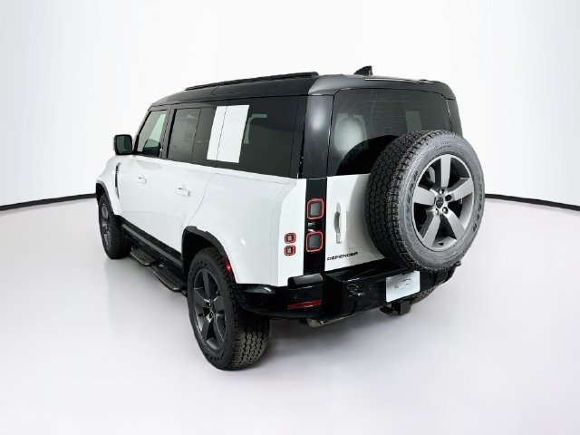 New 2026 Land Rover Defender 110 X-Dynamic SE AWD/4WD image 7