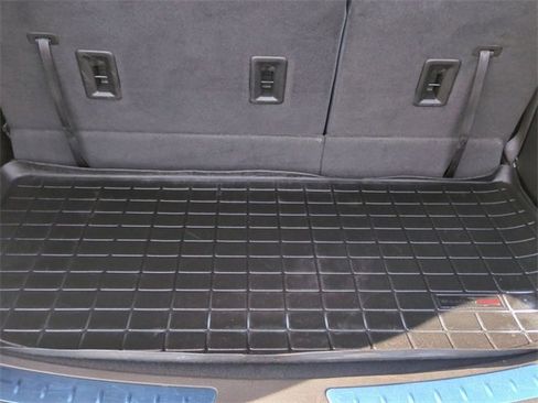 Used 2022 Buick Enclave Essence w/ Sport Touring Edition image 23