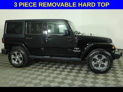 Used 2017 Jeep Wrangler Unlimited Sahara w/ Connectivity Group AWD/4WD image 4