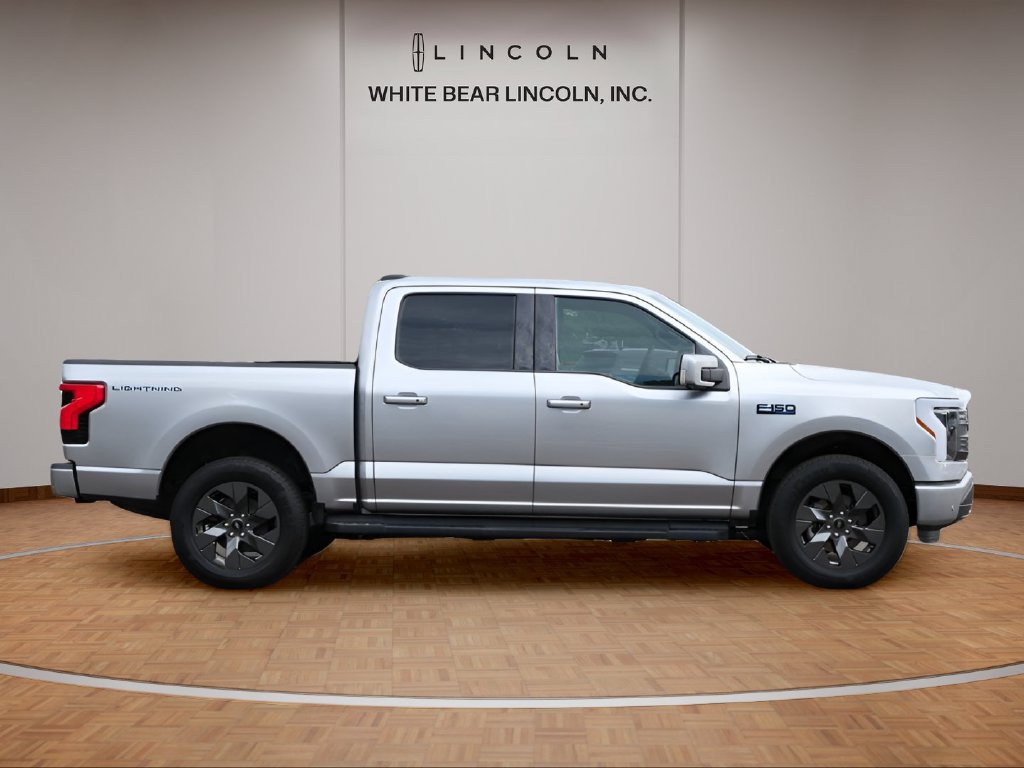 Used 2025 Ford F150 Lightning Lariat AWD/4WD image 4