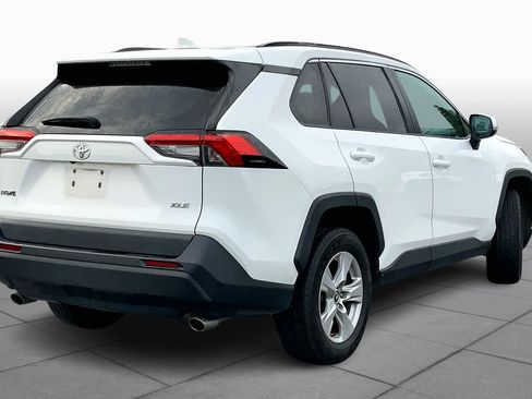 Used 2021 Toyota RAV4 XLE FWD image 13