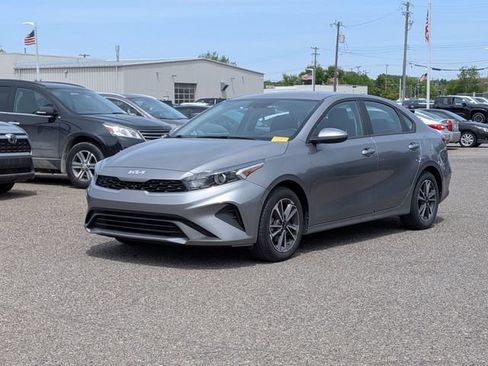 Certified 2023 Kia Forte LXS FWD image 1
