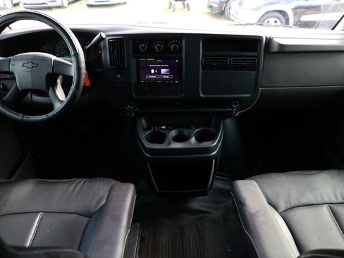 Used 2004 Chevrolet Express 3500 image 2