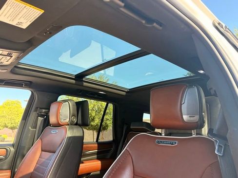 Used 2023 GMC Yukon Denali Ultimate AWD/4WD image 13