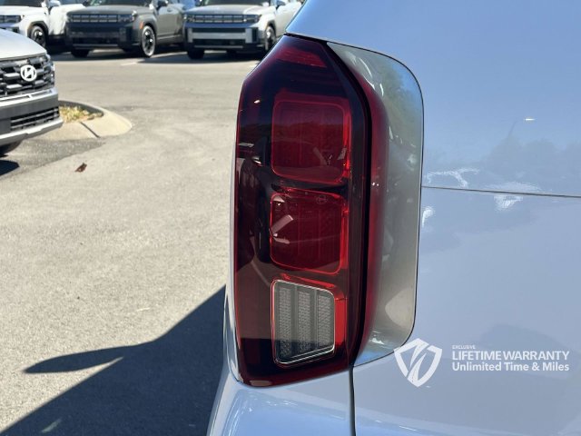 Used 2024 Hyundai Palisade Limited FWD image 11