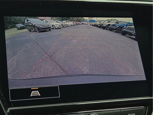 Used 2022 Chevrolet TrailBlazer RS w/ Technology Package FWD image 13