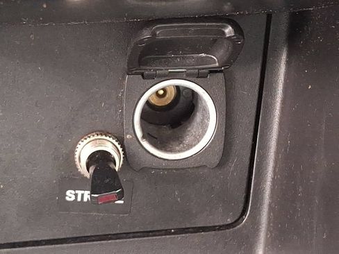 Used 2020 Chevrolet Colorado LT w/ Safety Package RWD image 24