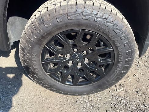 Used 2024 Chevrolet Colorado Trail Boss w/ Technology Package image 21