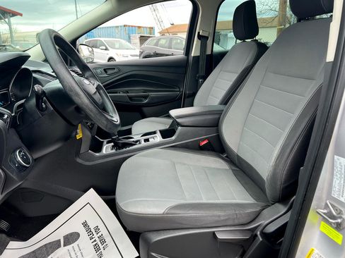 Used 2018 Ford Escape S image 15