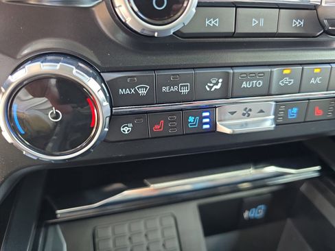 New 2026 Ford F250 Lariat w/ Black Appearance Package AWD/4WD image 18