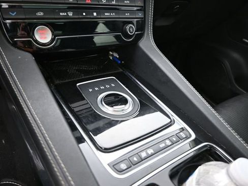 Used 2020 Jaguar F-PACE Checkered Flag image 26