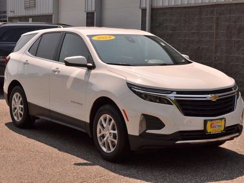 Used 2024 Chevrolet Equinox LT AWD/4WD image 2