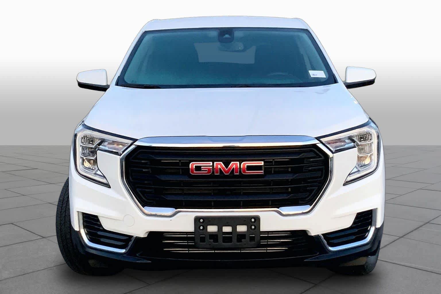 Used 2024 GMC Terrain SLE AWD/4WD image 4