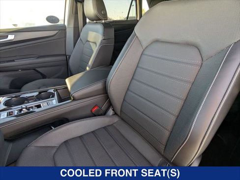 New 2024 Volkswagen Atlas Cross Sport SEL R-Line AWD/4WD image 12
