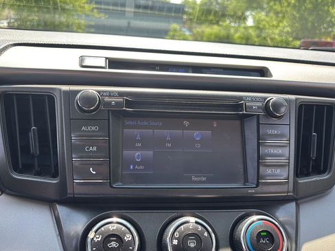 Used 2015 Toyota RAV4 LE FWD image 28
