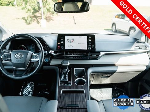 Certified 2021 Toyota Sienna XLE image 12