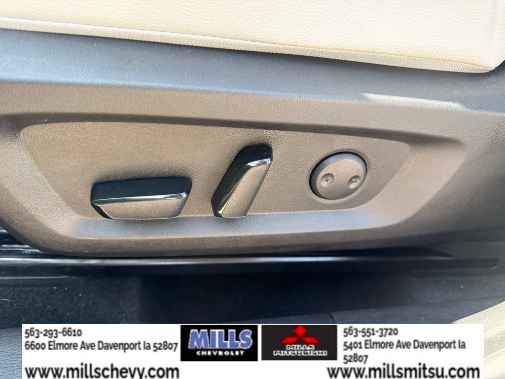 Used 2024 Mitsubishi Outlander SEL AWD/4WD image 11