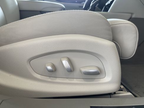 Used 2013 Cadillac XTS Platinum image 42