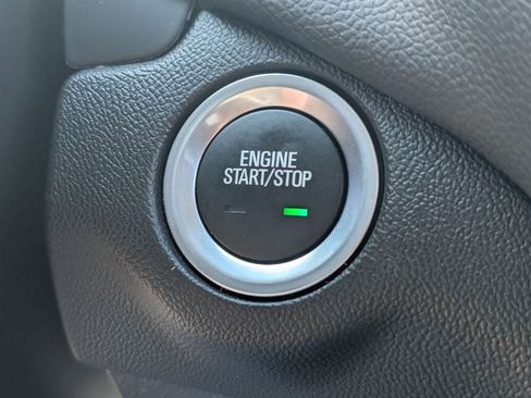 Used 2024 Chevrolet Equinox LT FWD image 19