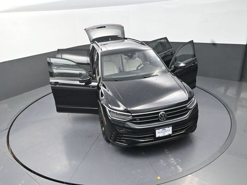 Used 2024 Volkswagen Tiguan SE R-Line AWD/4WD image 30