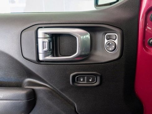 Certified 2024 Jeep Gladiator Sport image 11