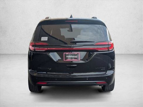 New 2026 Chrysler Pacifica Limited w/ S Appearance Package AWD/4WD image 8