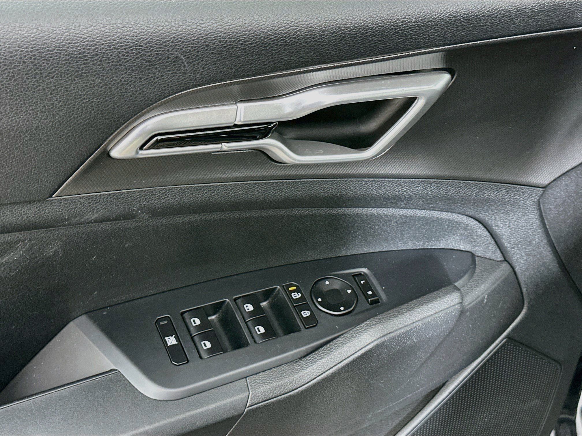 Used 2026 Kia Sportage LX FWD image 15