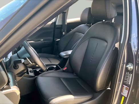 Used 2024 Hyundai Kona Limited FWD image 7