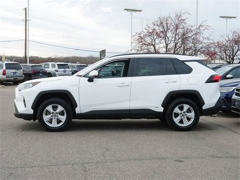 Used 2021 Toyota RAV4 XLE image 4