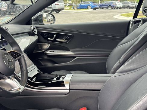 Used 2025 Mercedes-Benz CLE 300 4MATIC Cabriolet image 14