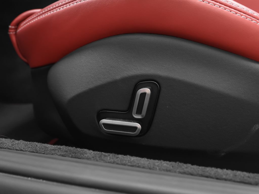Certified 2025 Ferrari Roma Spider RWD image 46