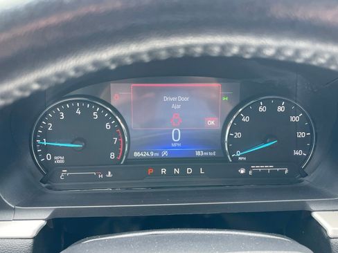 Used 2021 Ford Explorer XLT w/ Equipment Group 202A AWD/4WD image 8
