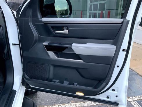 Used 2025 Toyota Tundra Limited image 21