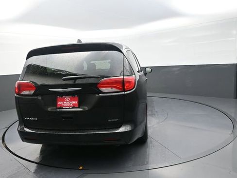 Used 2023 Chrysler Voyager LX FWD image 98