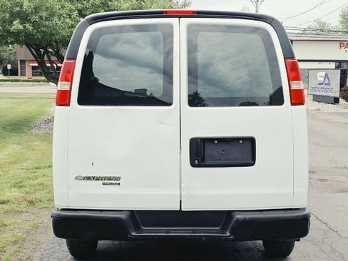 Used 2014 Chevrolet Express 2500 RWD image 7
