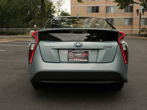 Used 2017 Toyota Prius Three FWD image 8