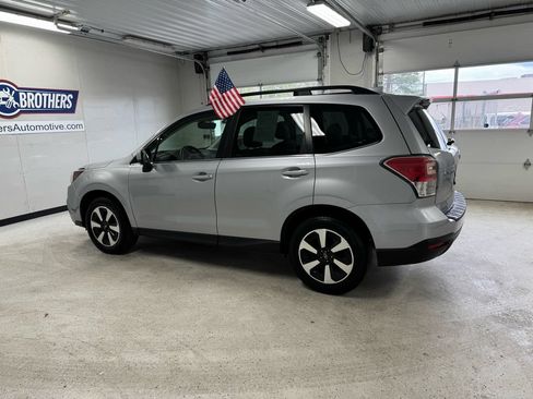 Used 2018 Subaru Forester 2.5i Limited w/ Popular Package #3B AWD/4WD image 3