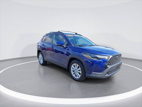 Used 2023 Toyota Corolla Cross LE w/ Moonroof Package AWD/4WD image 3