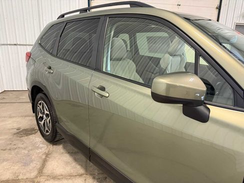 Used 2020 Subaru Forester Premium image 11