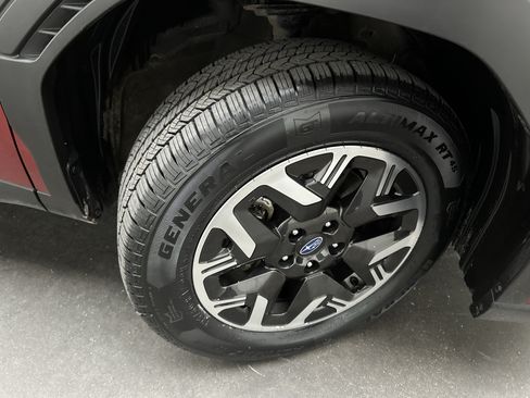 Used 2025 Subaru Forester Premium AWD/4WD image 10
