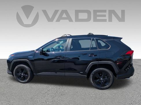 Used 2019 Toyota RAV4 LE w/ Carpet Mat Package image 26