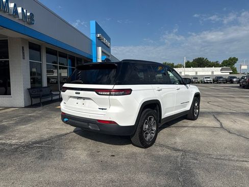 Used 2024 Jeep Grand Cherokee Trailhawk w/ Advanced Protech Group II AWD/4WD image 4