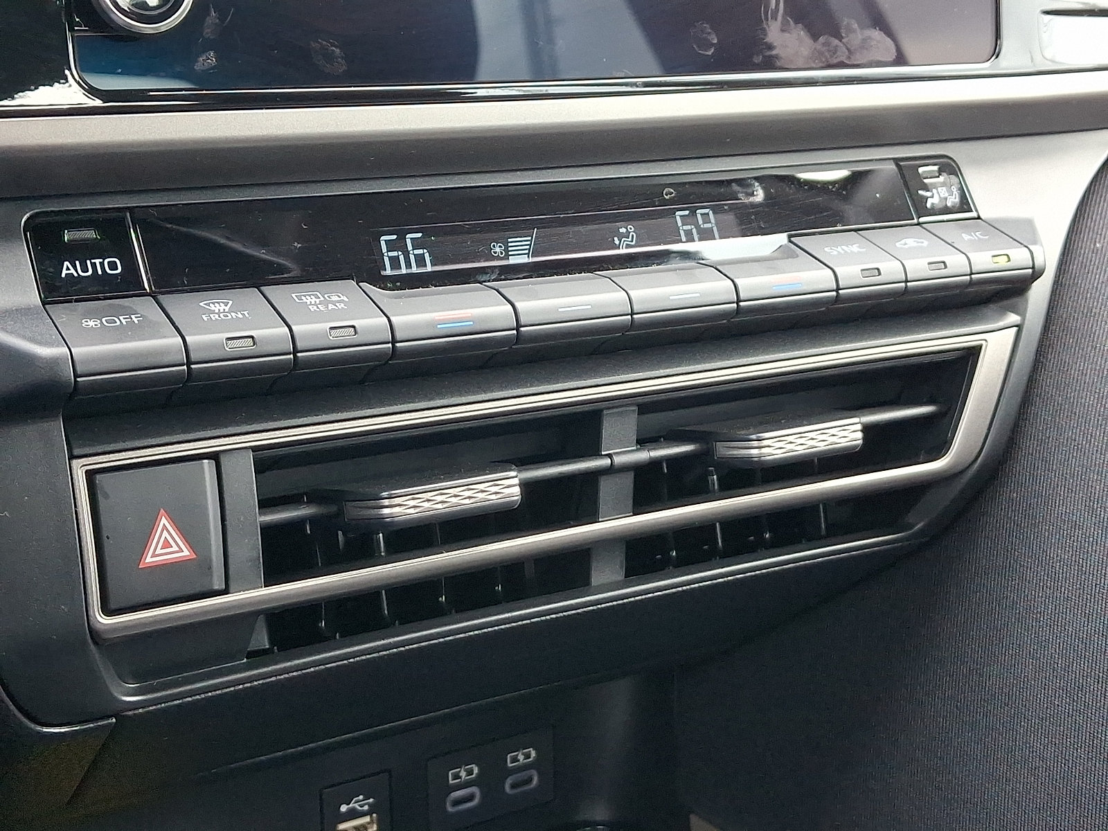 Used 2026 Toyota Camry LE w/ Convenience Package FWD image 16